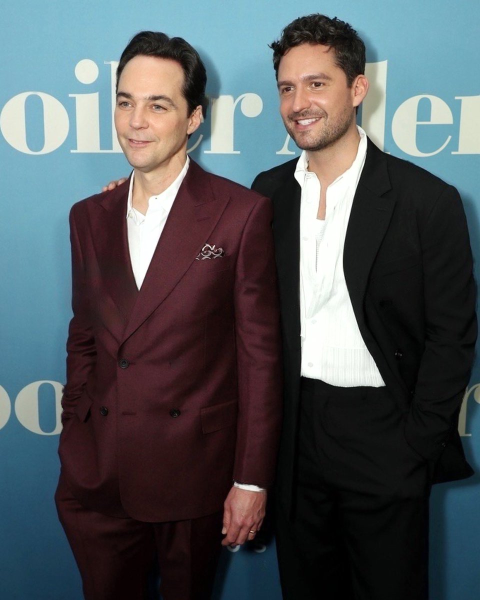 AldridgeArmy's tweet image. As Spoiler Alert arrives in the UK tomorrow on Apple TV here’s a gorgeous look back at the New York premiere 🪩
#BenAldridge #JimParsons