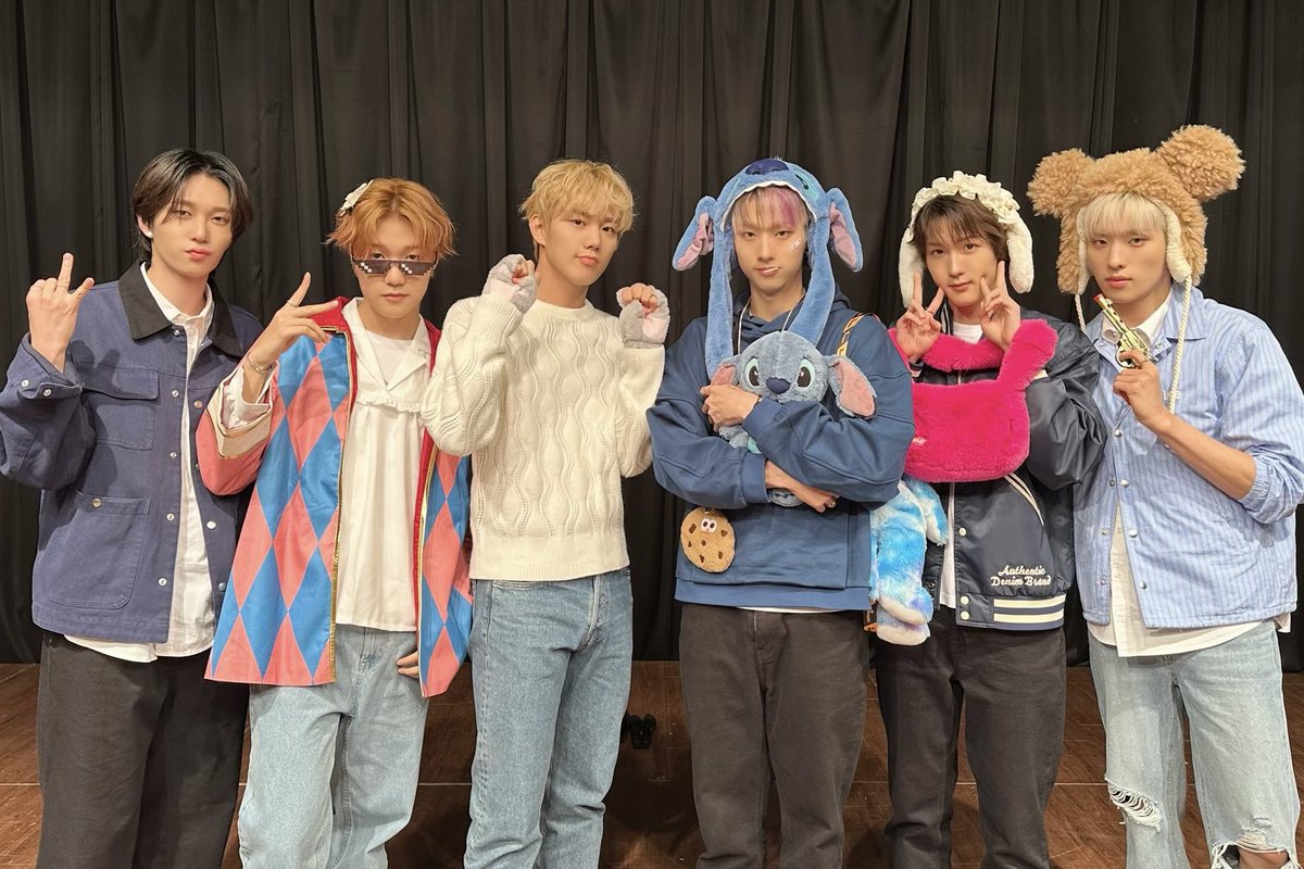 P1H_official's tweet photo. [📸] 230702 P1Harmony 6th Mini Album [HARMONY : ALL IN] 발매 기념 팬 사인회 (동서울)

앞으로도 쭉 P1Harmony와 함께 많은 추억 만들어가요🥰
Let’s make many cherishable memories with P1Harmony in the days ahead🥰

#P1Harmony #피원하모니 #P1H #HARMONY #ALLIN #JUMP https://t.co/Cn9gg2csGl