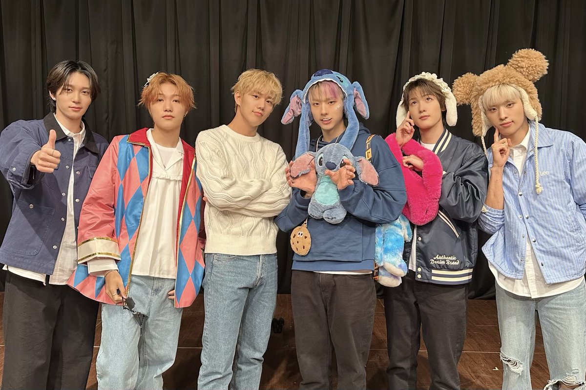 P1H_official's tweet photo. [📸] 230702 P1Harmony 6th Mini Album [HARMONY : ALL IN] 발매 기념 팬 사인회 (동서울)

앞으로도 쭉 P1Harmony와 함께 많은 추억 만들어가요🥰
Let’s make many cherishable memories with P1Harmony in the days ahead🥰

#P1Harmony #피원하모니 #P1H #HARMONY #ALLIN #JUMP https://t.co/Cn9gg2csGl