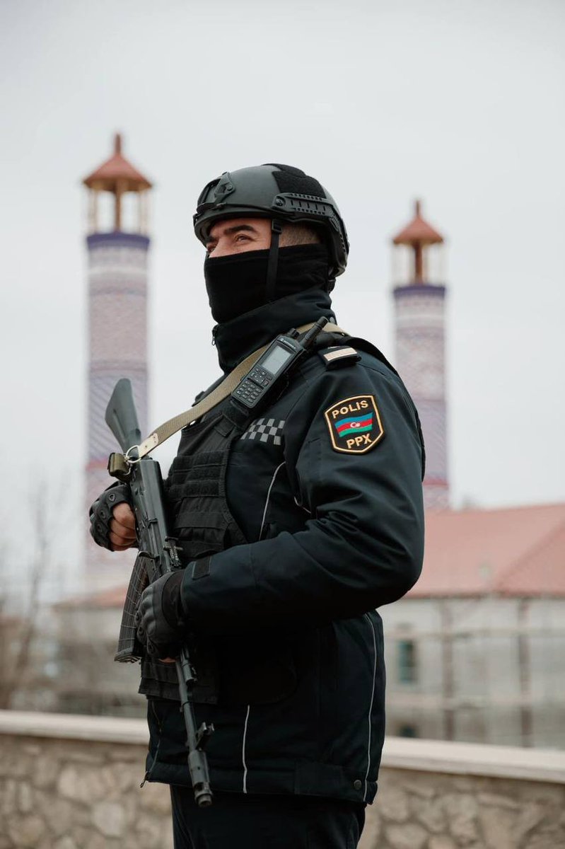 murazquluyev's tweet photo. #AzərbaycanPolisi #polishəryerdədir #güvənyeri #105il https://t.co/DvY82yFvNU