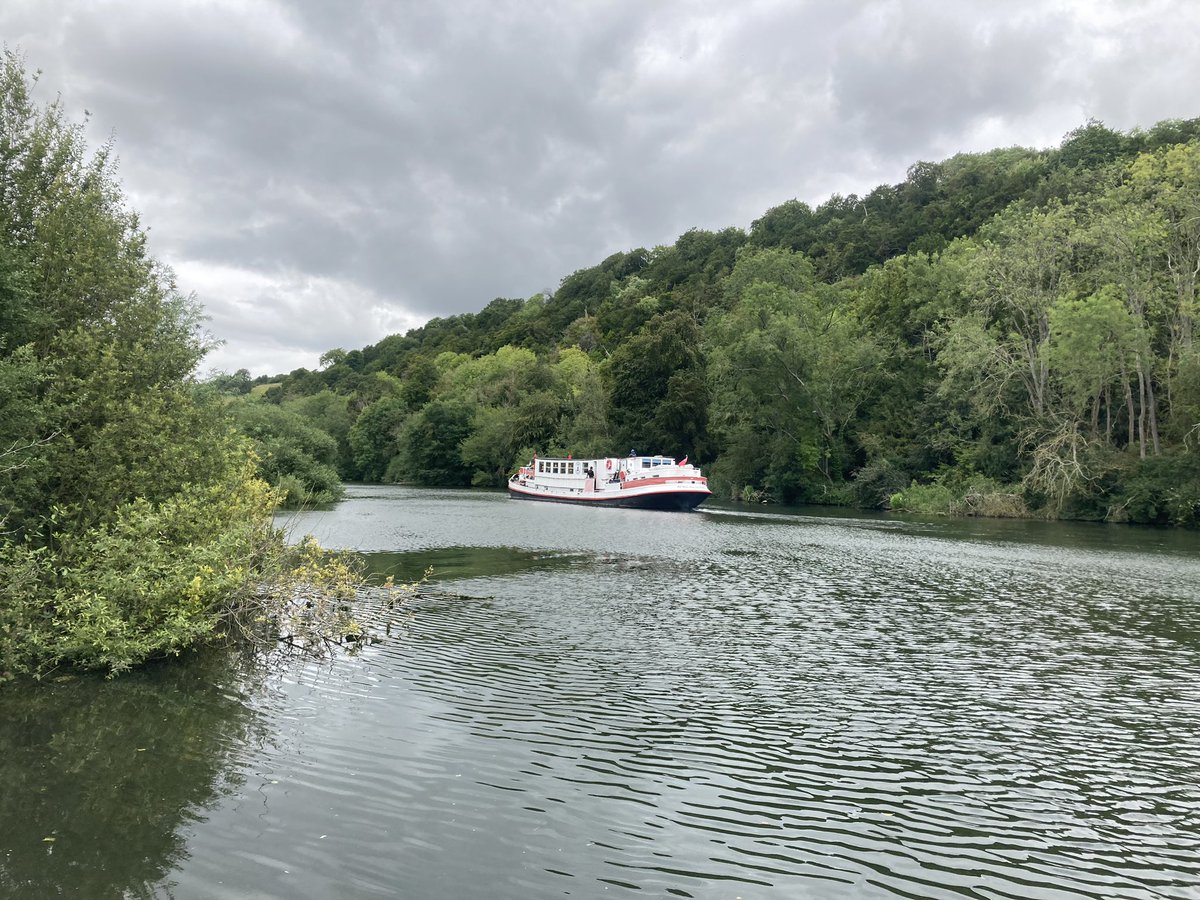 NarrowboatClips's tweet photo. Peaceful moorings at Beale Park https://t.co/hmYzgGsM5X