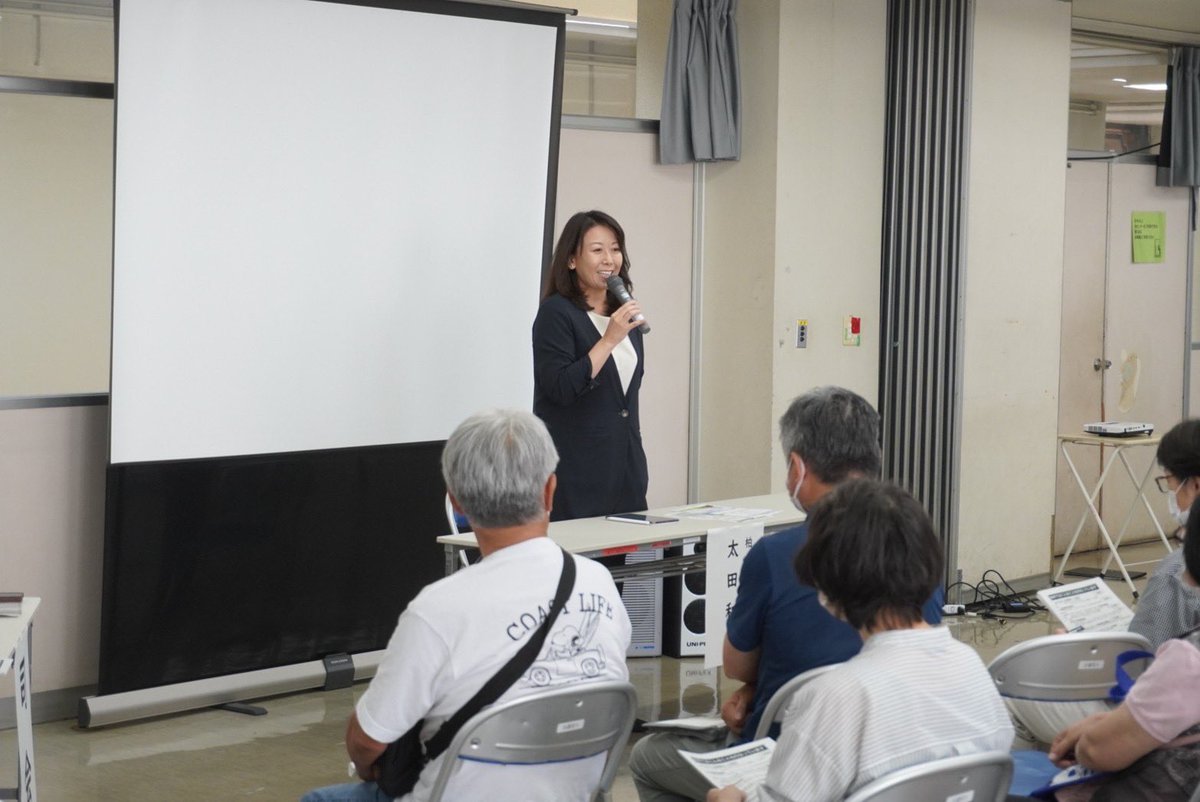 ota_kazumi's tweet photo. 今年度から週末に各地域をまわり、ふるさと座談会〜かずミーティング〜を開催しています。

幅広く市民の皆さまが日ごろから思っていらっしゃることを市長へ率直にお話しいただき、一緒にふるさと柏を作っていく対話の場です。

今週末は、柏の葉地区と豊四季台地区で行いました。皆様から建設的なご意見を伺うことができました。ご参加頂いた皆様ありがとうございました。
