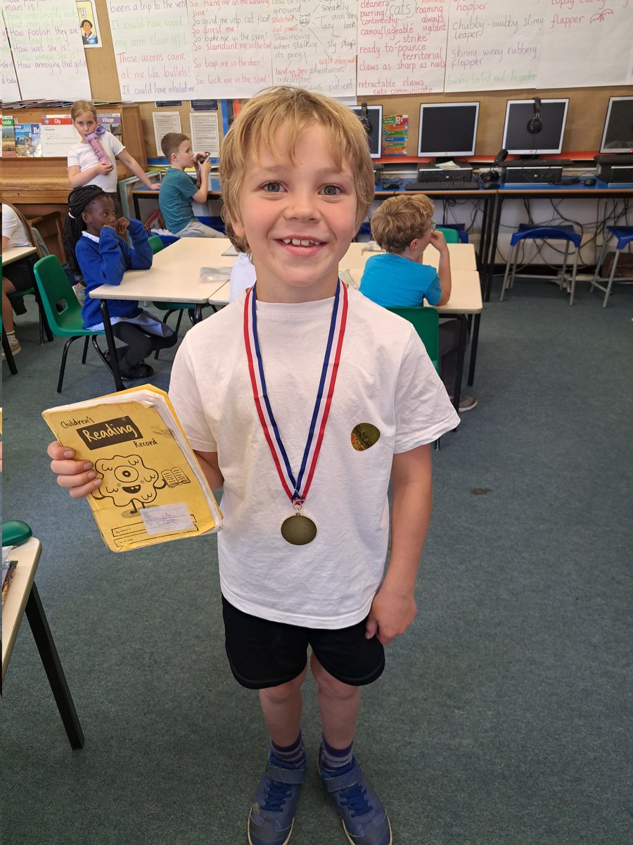 Yet another reading superstar who has finished his reading record this year! Well done for all your hard work 👏📚 #bradway #year2 @BradwayBooks