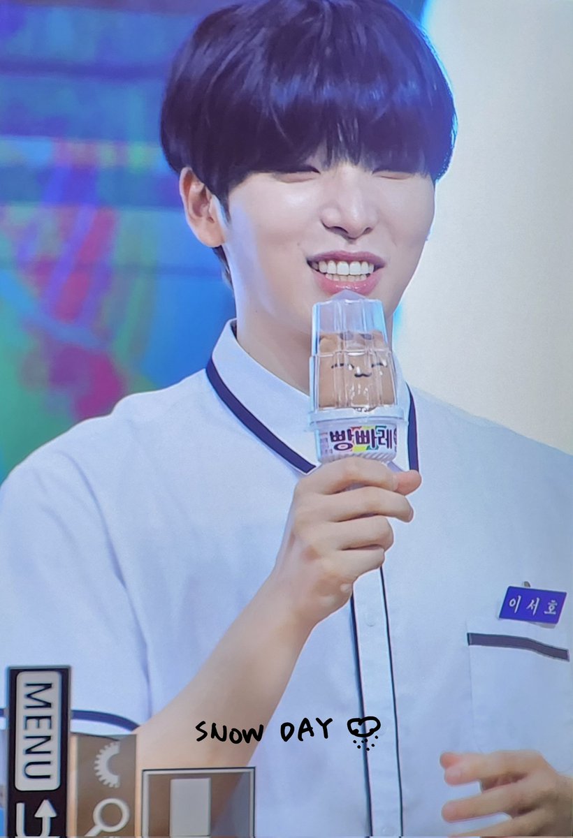 snowday_27's tweet photo. 2300702 메이크스타 팬사인회 프리뷰

☁🧡

#원어스 #ONEUS #서호 #SEOHO https://t.co/ccAeQmqyus