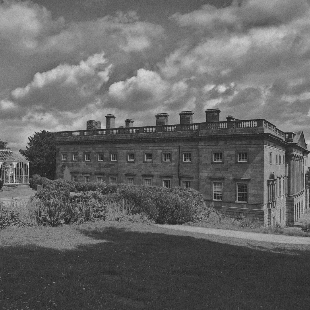 DaveMPhoto's tweet photo. I was sitting here wondering what Wentworth Castle grounds would have looked like in the days of black and white if I'd been around then with a camera. #builtinavictorianera https://t.co/ROR8Z6JTHx