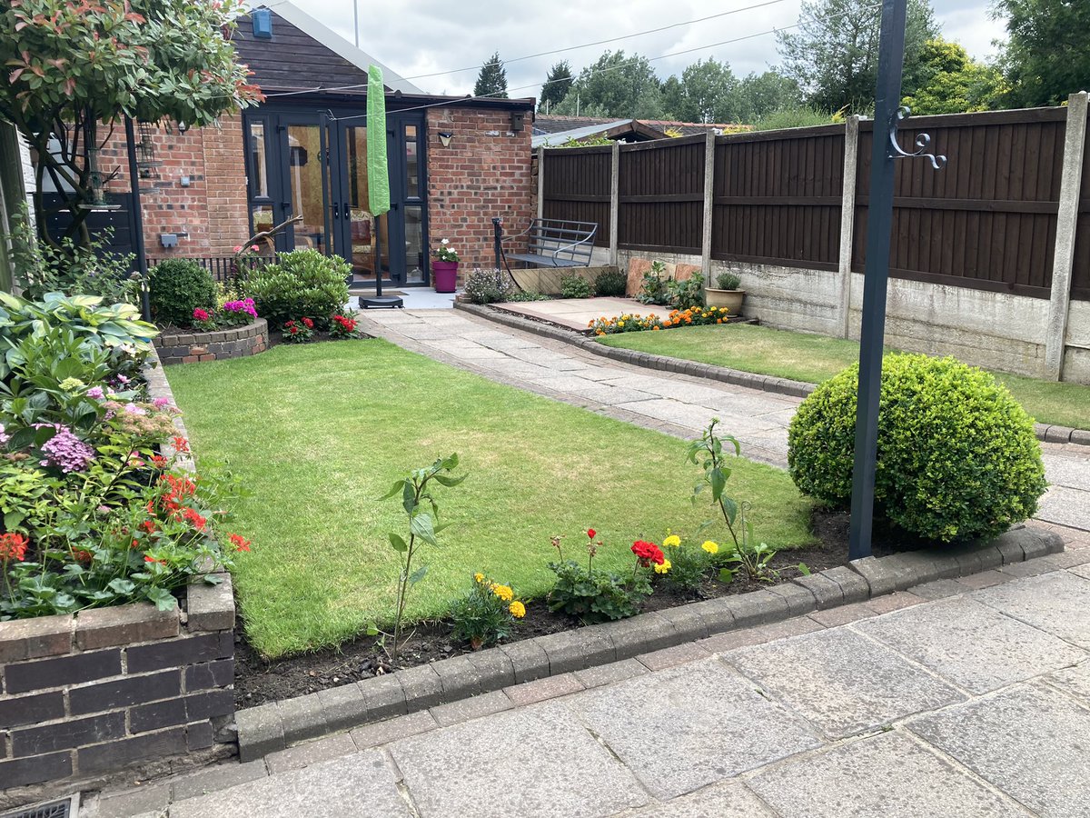 Paulie9461's tweet photo. Do you know the song “the first cut is the deepest” .. well actually I always do a shallower cut for my lawn and then if it’s needed do a deeper cut on the second cut .. #OneOfYour600 .. Don’t waste a Twitter view on this #DullTweet https://t.co/6Oanv8VocA