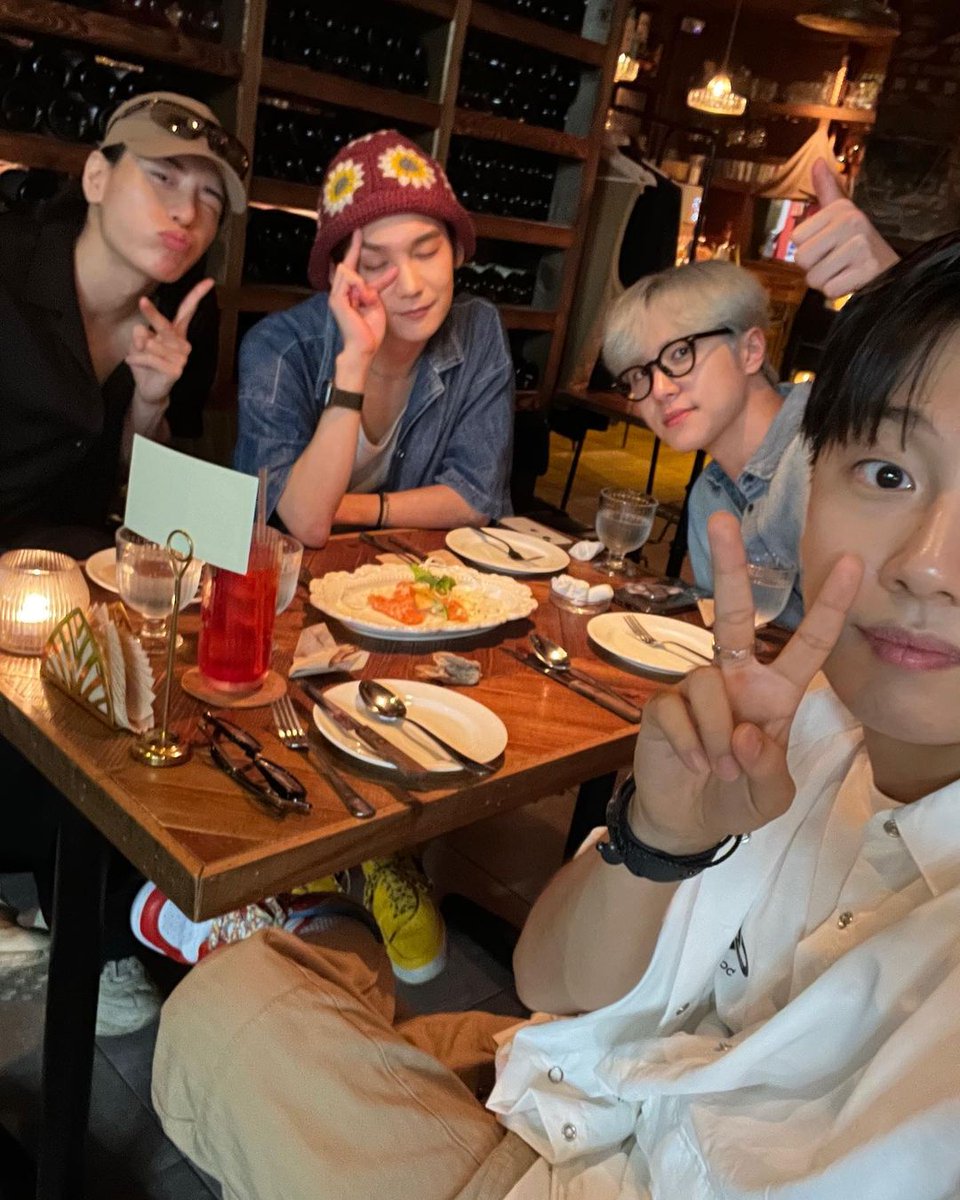 [PHOTO] 230624 #DONGHAN Instagram Update #1 🖤

형들 오랜만🥸

🔗: instagram.com/p/Ct37fcVvY-P/…

#위아이 #WEi #김동한 #KIMDONGHAN <a href="/WEi__Official/">위아이(WEi)_OFFICIAL</a>