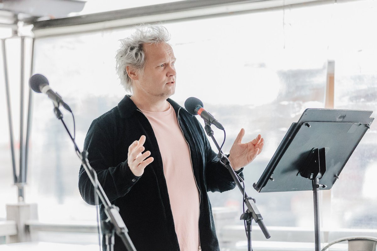 Eilen alkoi elämäni hauskin ja vaativin kesätyö. Vastaan ensimmäisen viikon Savonlinnan Oopperajuhlien legendaarisista päivänavauksista. Joka aamu torilla kello 10, tervetuloa! <a href="/operafestivalfi/">Savonlinnan Oopperajuhlat</a> @SLN_Kaupunki