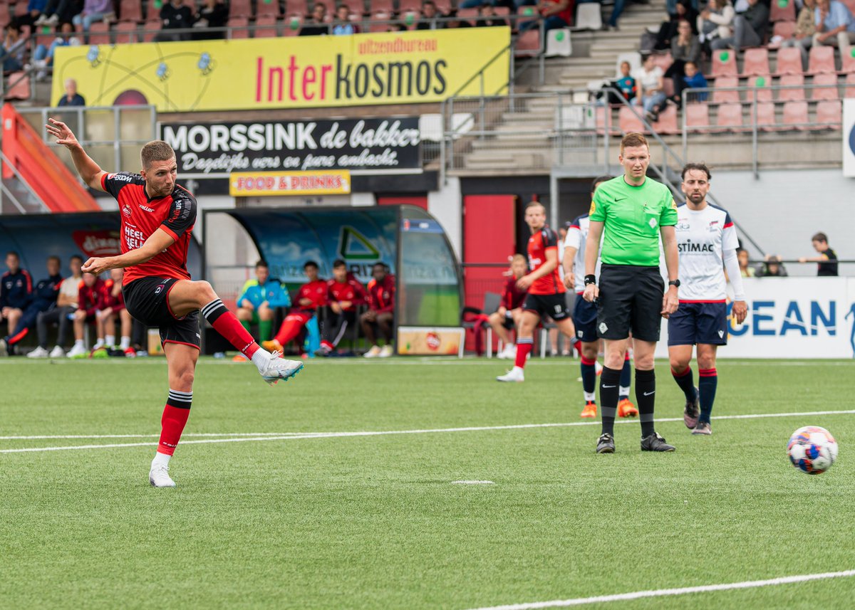HelmondSport's tweet photo. Helmond Sport haalt monsterscore tegen De Braak. 📷
Lees hier het wedstrijdverslag van de eerste oefenwedstrijd: https://t.co/Fin015z8Ql
#HELBRA https://t.co/7Qoe4dxZdm