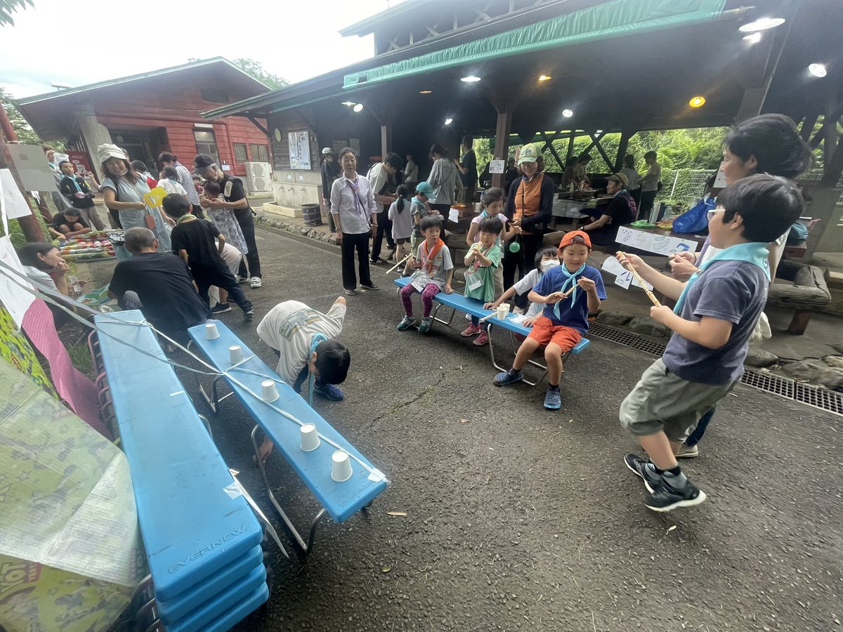 bsy103tw's tweet photo. 入隊した仲間も増えて体験のお友達とも大勢で初キャンプを楽しみました😊

手作り屋台やキャンプファイヤー、花火、
カートンドッグ作り、自然探検やスイカ割りなど、楽しく過ごし、最後は清掃とお礼をして帰れたね👍

#ボーイスカウト #ビーバースカウト #キャンプ #自然体験 #あざみの #たまプラーザ https://t.co/5i3ZUOc9eL