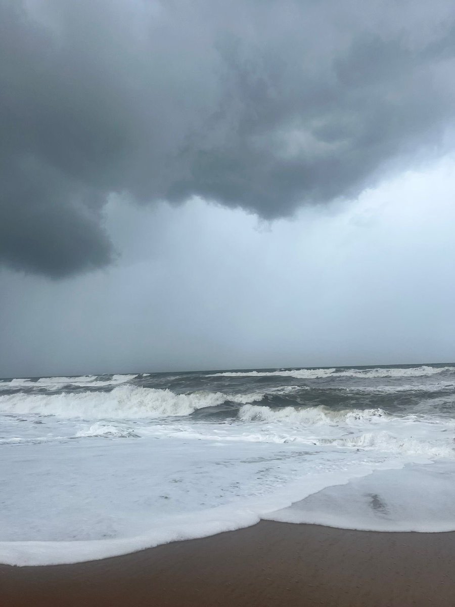 RACHNAA__'s tweet image. My happy place. The beautiful #Goabeaches 🤍🤍🤍🩵🩵🩵