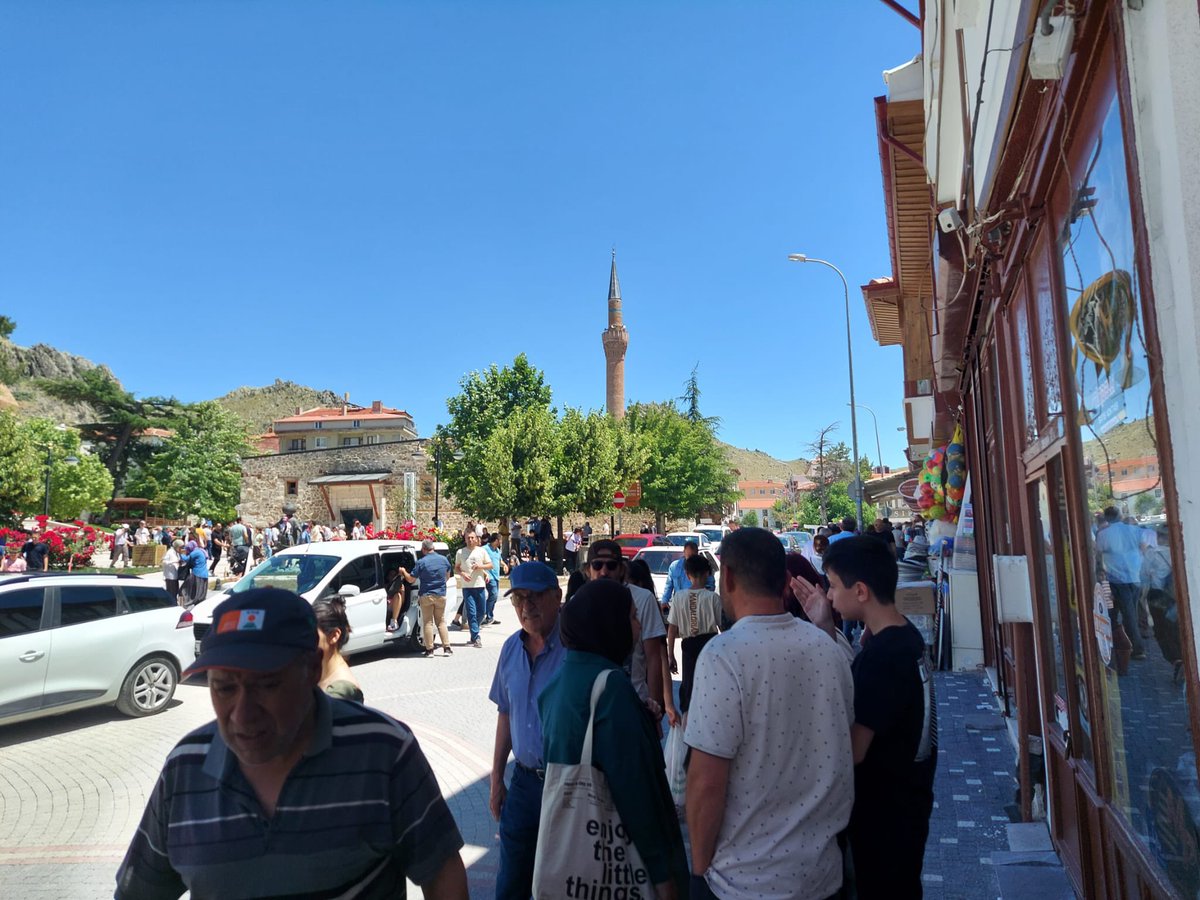 cihanyi's tweet photo. Eskişehir'in Sivrihisar ilçesi turist akınına uğruyor. Tebrikler Hamid Yüzügüllü https://t.co/1uwW5aqL1Q