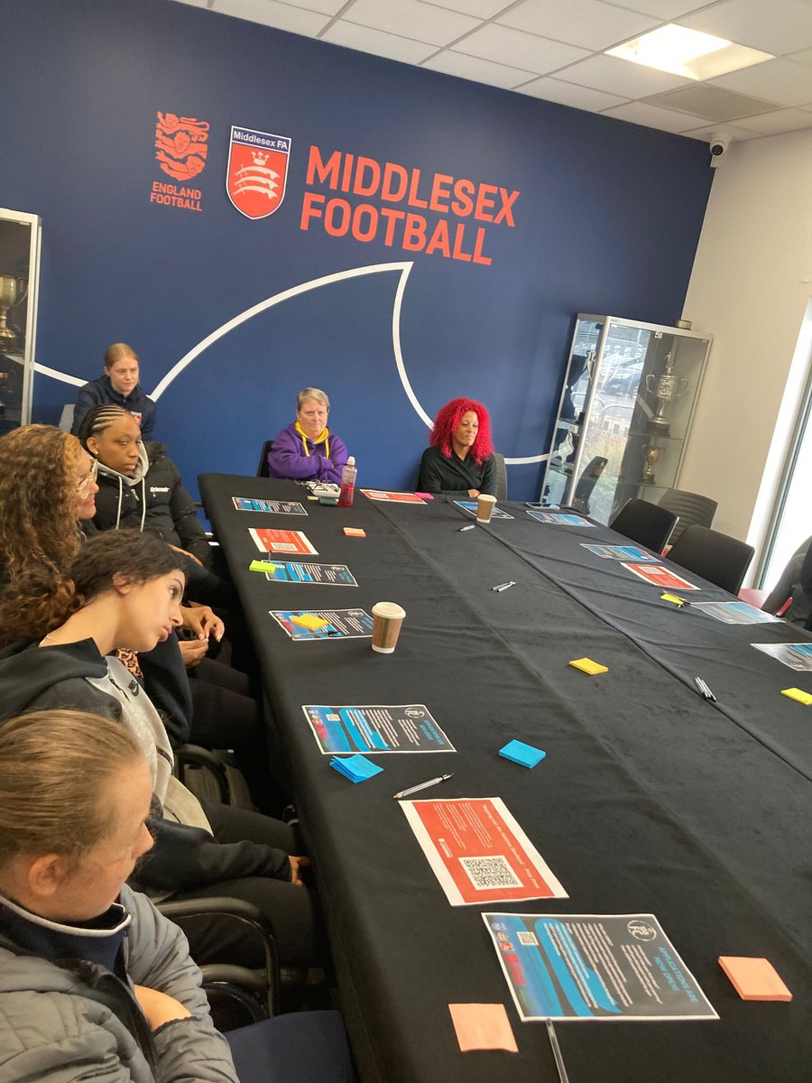 Mux1972's tweet photo. Great to see so many stepping over the Sidelines to coach @middxfa with their Community Champion #SOTSWeekend @EnglandLearning @EnglandFootball https://t.co/uSHjZ7B2em