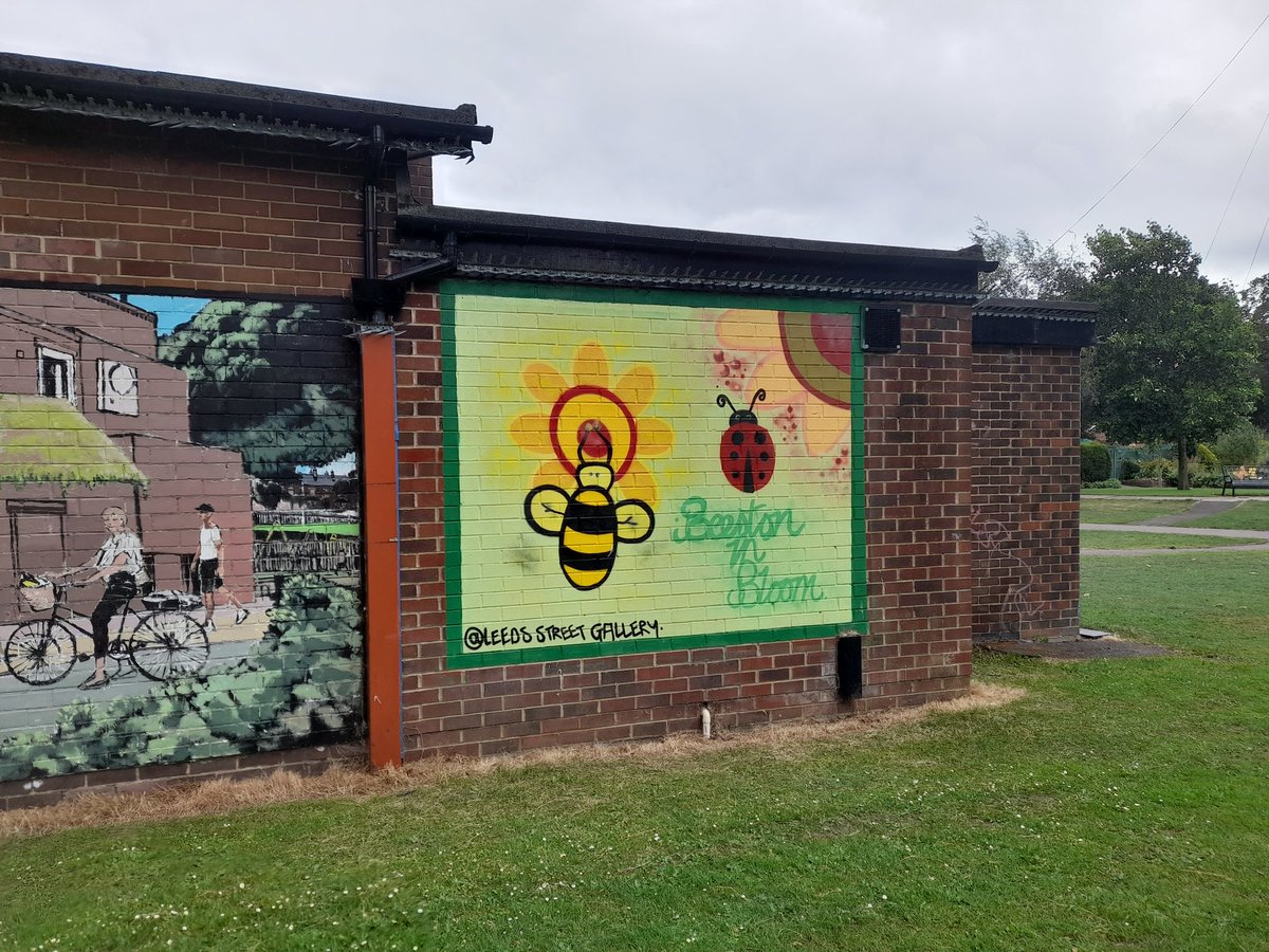 MattRxgan's tweet photo. Spent a couple of hours this morning litter picking in #Beeston and #CrossFlatts Park area.

I really do love the art in Xflatts Park, particularly "Sustainable Beeston 2050". We can dream! 💚

@LitterFreeLeeds https://t.co/tKGgeNmUCv