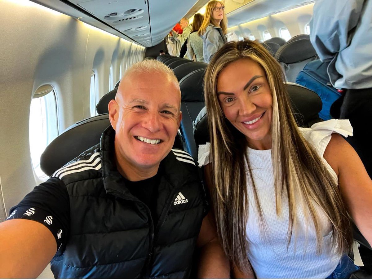 marksherry's tweet image. On our way to London for @asot today at @silverworks_ldn …can’t wait!

Set time at 5-6pm B2B with @djdavidforbes! 🤪🙌

#ASOTLondon 
#astateoftrance