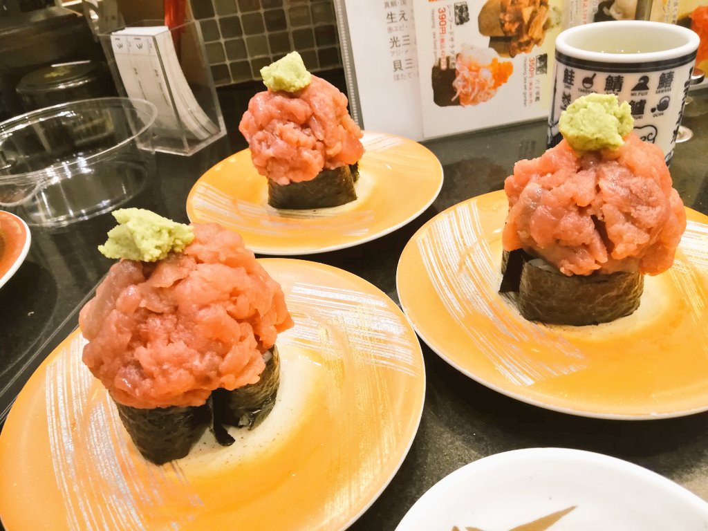 晩飯
山盛り中落ち軍艦3 
山盛り3点盛り1
カンパチ1 https://t.co/1Iljge5Sh6