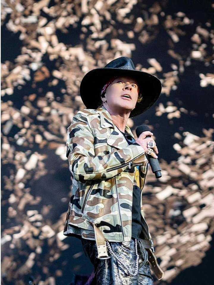 AxlRose34808234's tweet photo. It's a beautiful day 🥰🥰🥰 https://t.co/gr5aFLPGbX