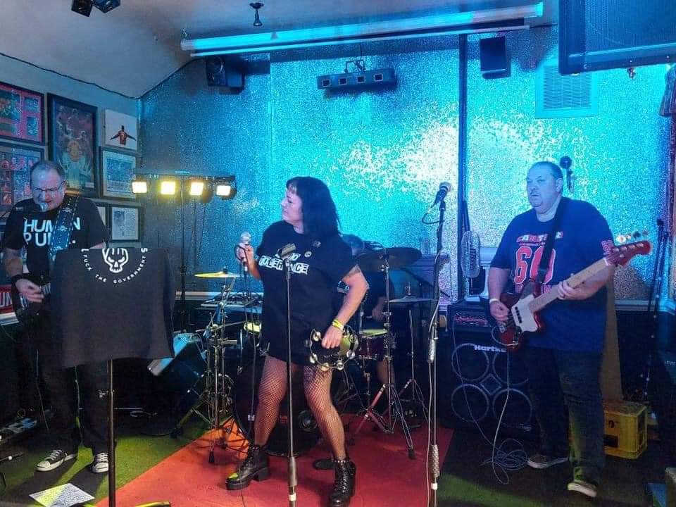 DaleTheBassman's tweet image. @fruitbatUSM @mrjimBob proudly declaring my age yesterday performing with @puncturists at the Macclesfield Punk Half Dayer #60something #youoldfatbastard #carterusm