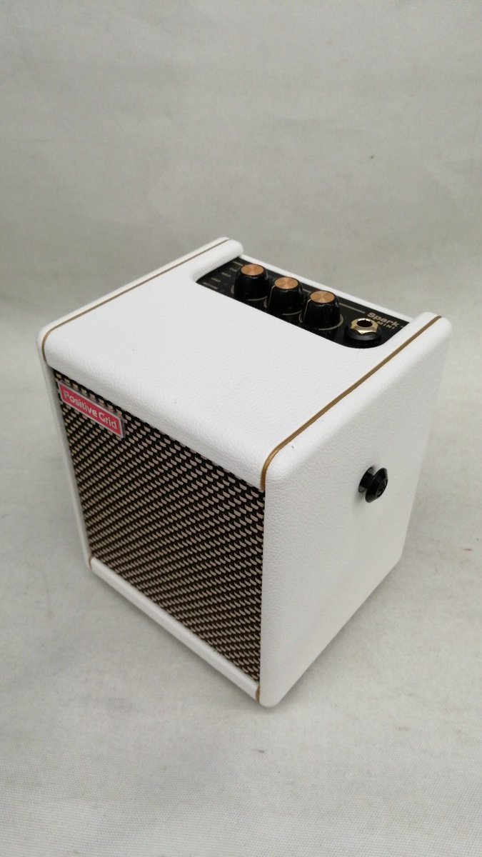 hard_kashiwagi's tweet photo. #Positive_Grid のバッテリー内蔵式 #ギターアンプ が入荷しました!コンパクトながら高音質で、大音量!すごい!思わず、覚醒してしまいました。
#ハードオフ
#初号機覚醒 https://t.co/3Q43MPTDbm