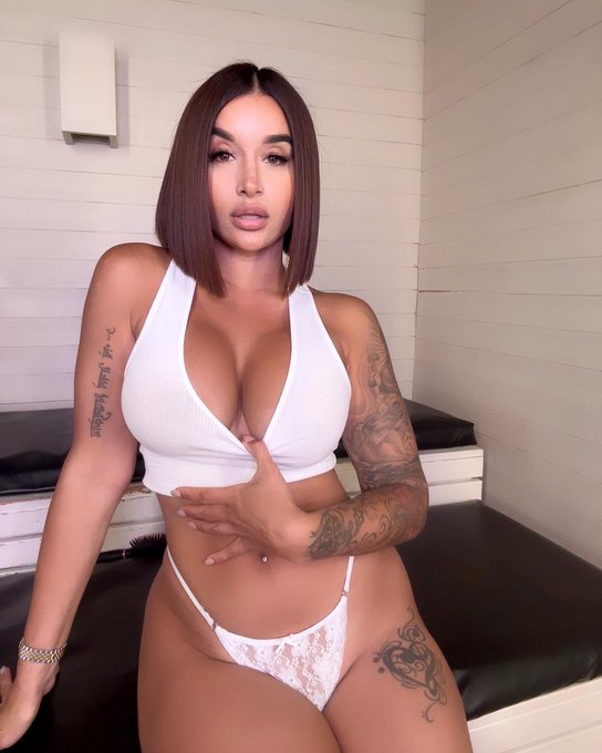 Twice As Nice 😉  Happy Sunday 😘 https://t.co/OWaPVzpi1u