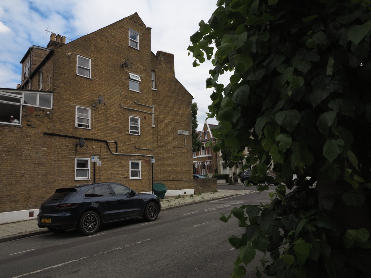 Caldervale Road, #London SW4; 1 July 2023 #walk from #Clapham to #HampsteadGardenSuburb