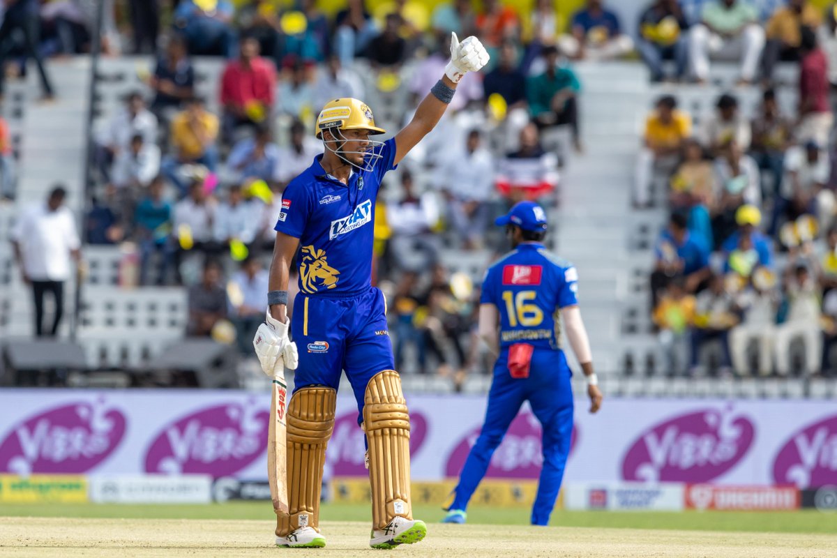 StarSportsTamil's tweet photo. #Suresh-க்கு சலாம் போடு 🫡🔥
📺 தொடர்ந்து காணுங்கள் | TNPL | #SMPvsLKK | Star Sports தமிழில்
#NammaOoruNammaGethu #TNPL #SMP #LKK P https://t.co/wQ153eYFZw