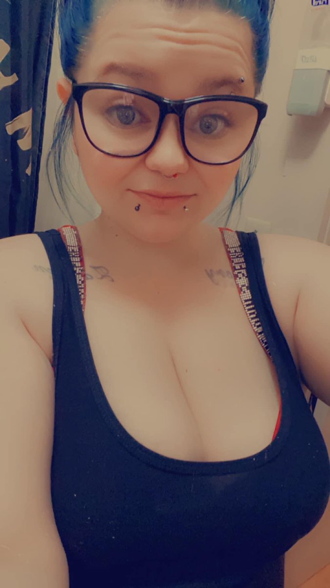 DanielleThick's tweet photo. #buyingcontent
#sellingcontent 
#thick 
#ass 
#tits 
#alwaysverify 
#alwayswet 
#imback 
Message me for amazing deals I have cash app only right now I offer a variety of different things message me 😜
#ContentCreator 
#fetish 
#kinks 
#nsfwtw 
#AlwaysReady https://t.co/EOQhCsqvQ9