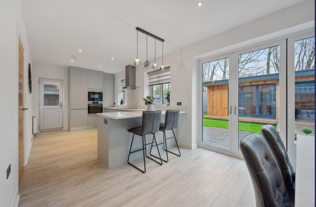 DavidDaviesEA's tweet photo. ✨Property of the Day✨

📍 Water Tower Drive, Eccleston Park, L34 6

💷 Offers Over £500,000

Full details &amp; Virtual tour HERE➡️ https://t.co/AbU0syHorl

For further information or to book a viewing call us on 01744 885753

📧sales@daviddaviesestateagent.co.uk

#ProudGuildMember https://t.co/dPjLm04gJx