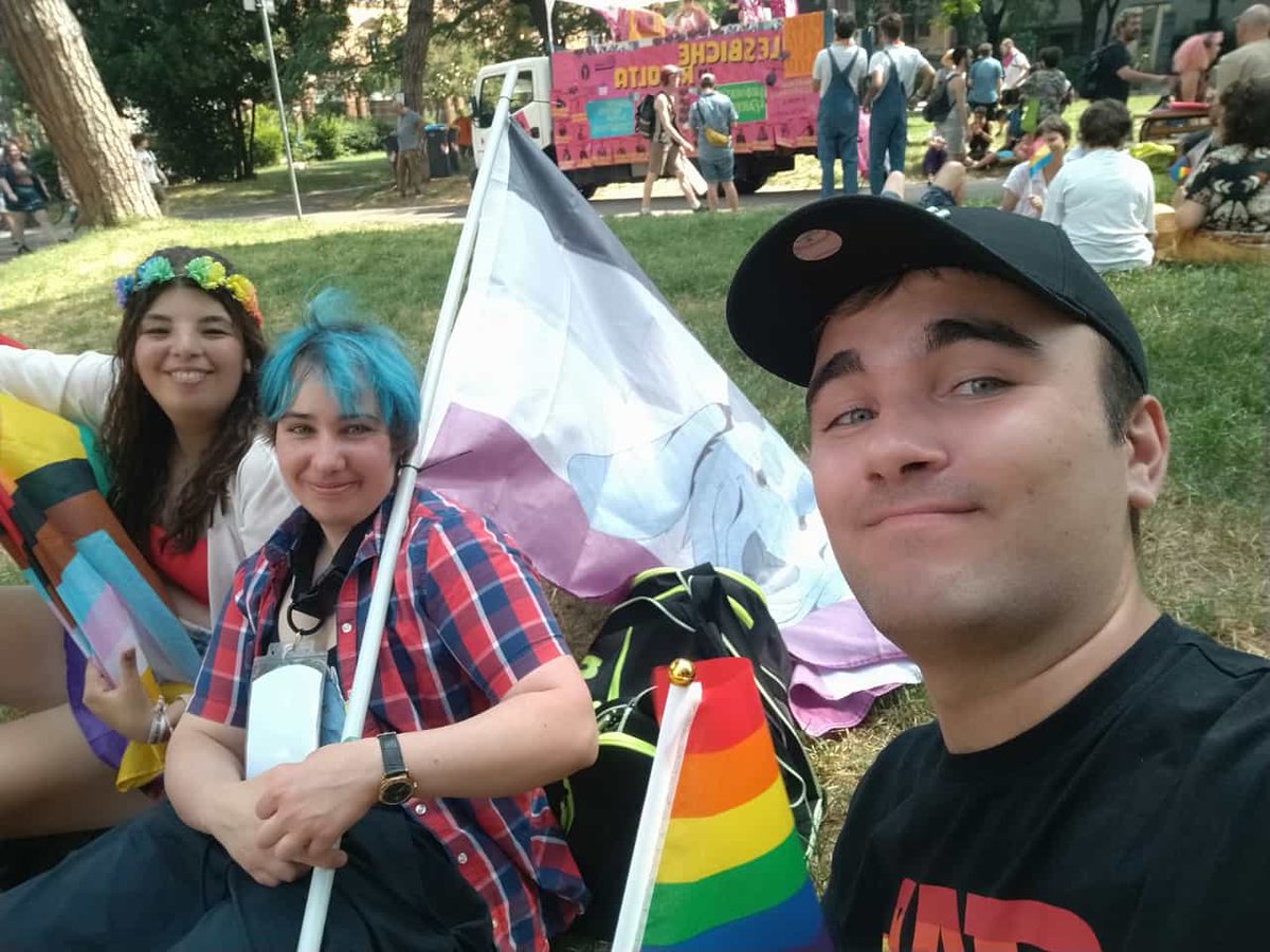 LittleRusGoat's tweet photo. #BolognaPride 2023

little seriousness and a great desire to have fun with friends https://t.co/xSvS3XpzZh