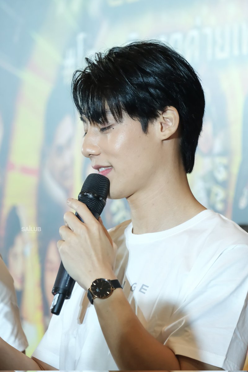 SailubOfficial's tweet photo. MC หล่อบอกต่อด้วยยยยย 🫶🏻
@spy_hemmawich #SpySailub
#TheTimeMachineConcert https://t.co/8C5AQGiVAT