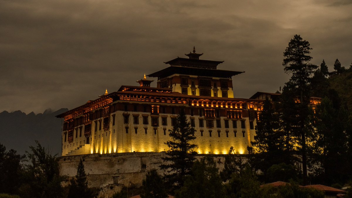 The Land of Thunder Dragon / Bhutan 🇧🇹#haiderkhanfilms 
#bhutan #travel #bhutantravel #ig #bhutandiaries #india #bhutantourism #travelphotography #nepal #bhutanese #photography #nature #paro #travelgram #himalayas #buddhism #bhutantrip #amazing #thimphu #mountains #wanderlust