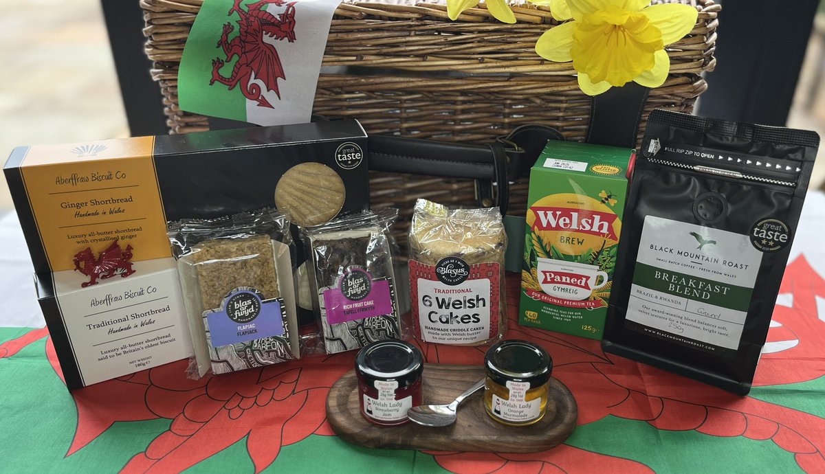 An updated version of our St. David’s gift box with the introduction of @blasus.welshcakes.
#bwyddadiodcymru #SupportLocalSupportWales #CaruCymruCaruBlas #giftbox
#giftboxideas
#supportlocalbusiness