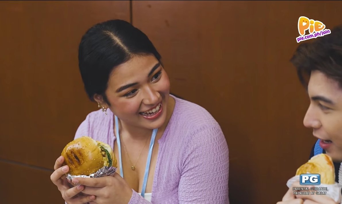 Sehamdaghlas_ud's tweet photo. "Para Sa All" episode 10 ✅

Sehamburger eats burger hahaha

#Sehamdaghlas|@sehamburger https://t.co/7WjyYsCKxl