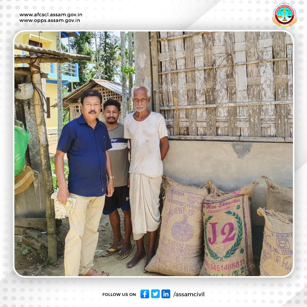 AssamCivil's tweet photo. Under directives of HCM Dr @himantabiswa , Assam Govt is conducting door to door procurement of paddy . Recently we procured 50 bags of paddy from Mr Kamal Hazarika living in Jorhat district. https://t.co/iAnnxADJzy