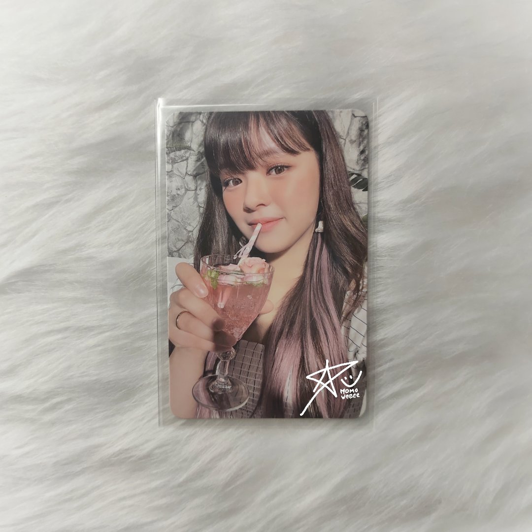 momoweeee's tweet photo. not a big fan of jeongyeon, but this pc is soooooo aargrhhrg💚💚💚💚🫶🏻🫶🏻 https://t.co/8asu2qywvd