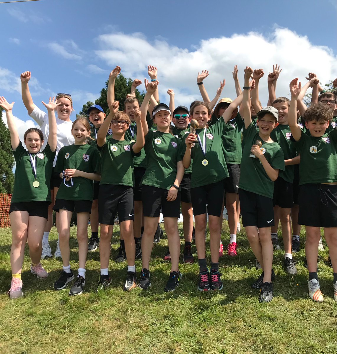 Winners of South Solihull tag rugby festival. Superb play and great sporting values of teamwork, honesty and self-belief throughout. We’re really proud of you all! #SSolihullSSP
#edsrugby #larkdavies