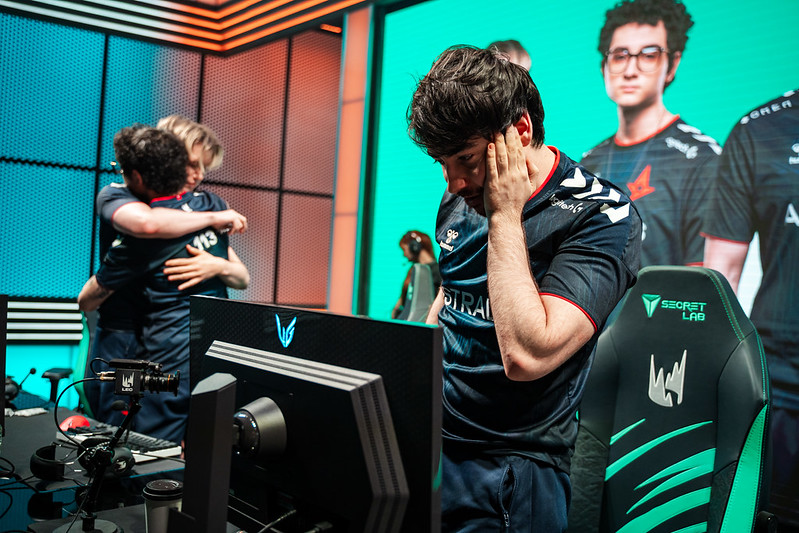 Astralis League of Legends (@astralislol) on Twitter photo Tough loss today.
Tomorrow we'll seal our fate as we reach our last match of the season vs. @KOIxENG. Groups, we're coming for you.
📸 <a href="/KonkolMichal/">Michal Konkol 📸</a> Tough loss today.
Tomorrow we'll seal our fate as we reach our last match of the season vs. @KOIxENG. Groups, we're coming for you.
📸 <a href="/KonkolMichal/">Michal Konkol 📸</a>