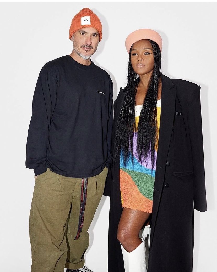 <a href="/BlackTzedek/">BLACK TZEDEK</a> <a href="/Willing2GiveHam/">Jaymike84 🇳🇬 🇬🇦</a> She wears other colors. It’s been 10 years since that statement