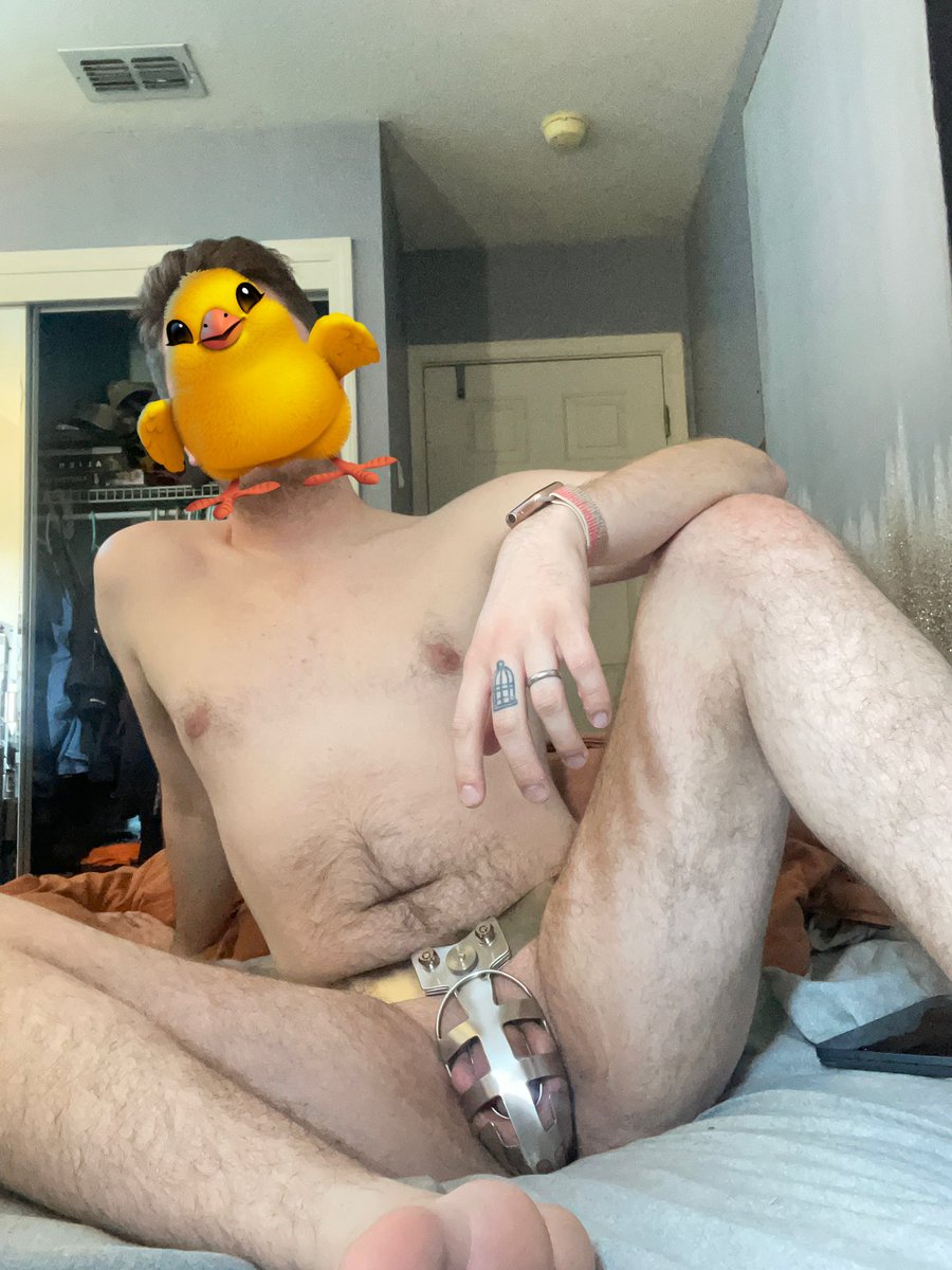 Chasteal97's tweet photo. i figure, what better way to break in my new @Behindbarzbelts belt than to do a little retweet game? i will end it tomorrow at 10am (25 hours from now)

1 like = one hour 
1 RT = 3 hours 

be nice…. 😅 https://t.co/3x1d8hOBIi