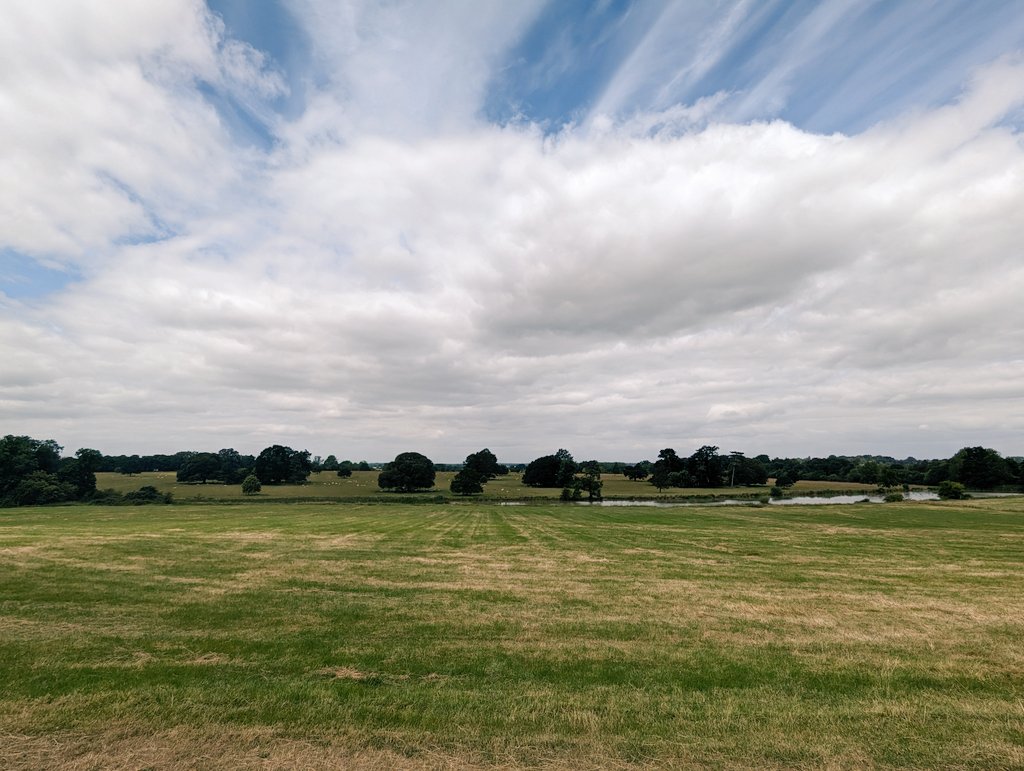 mrs_madeleine_r's tweet photo. Big skies. Clear views. A @nationaltrust visit. And time with my favourite humans.
A much needed reset before we charge into another week.
#teacher5aday #backtotheclassroom @ClaydonHouse https://t.co/R2BZdfMnOQ