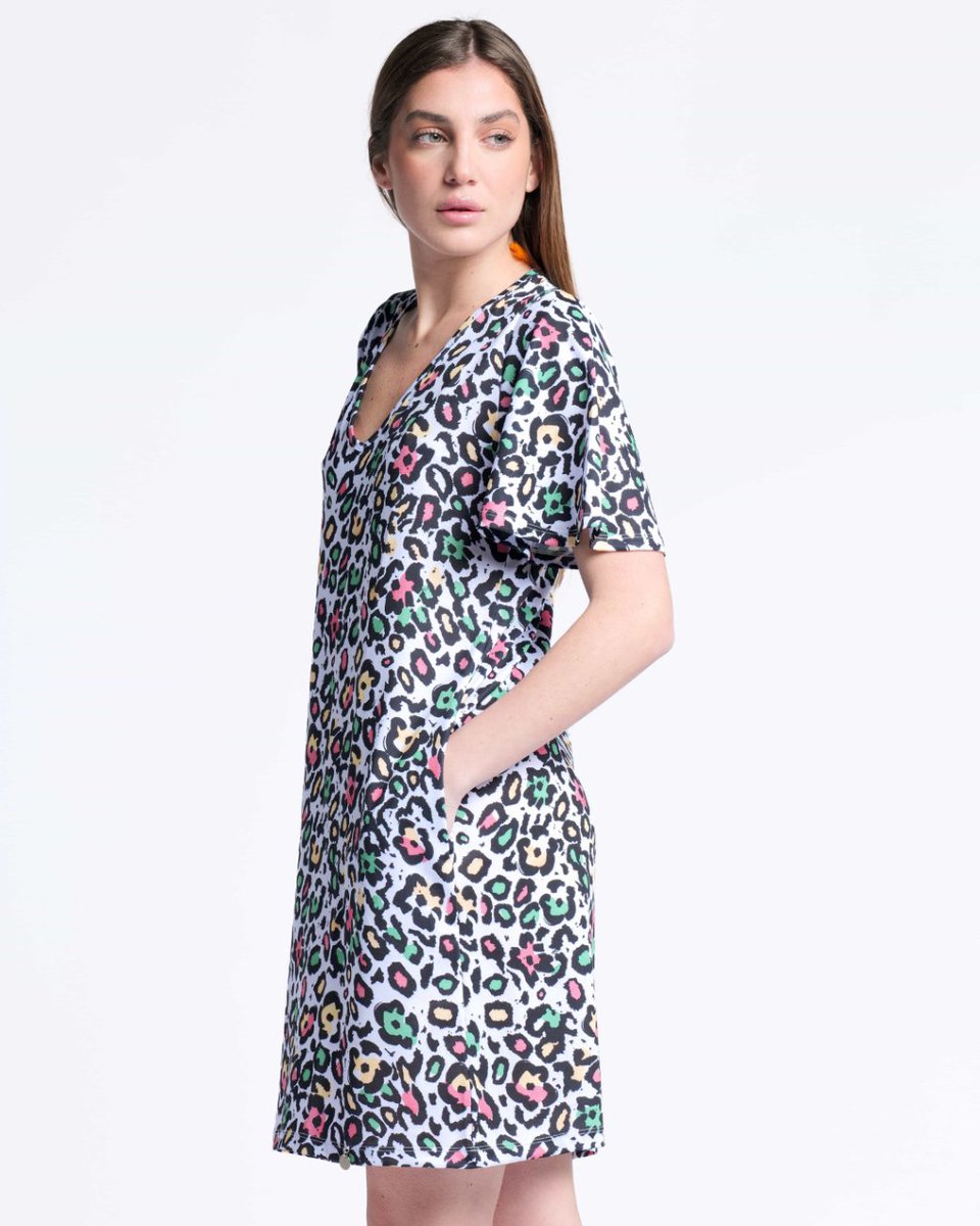 lolitasyl's tweet photo. El estampado animal print está en tendencia, una vez más 😱, aunque no lo creas 🤔
añade un toque audaz y sofisticado a tu look 🎁
#lolitasyl #fashion #modaverano #outfitoftheday #tendencias2023 #instamoda https://t.co/vzmiVP0PaQ