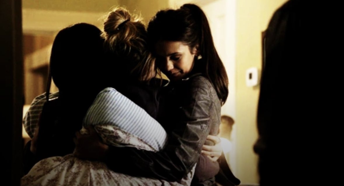 haworthes's tweet photo. One of the fakest friendships to ever grace the television screen, i’m screaming yo. https://t.co/cJyQLL8h9e