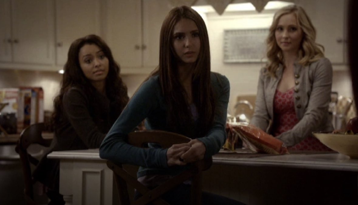 haworthes's tweet photo. One of the fakest friendships to ever grace the television screen, i’m screaming yo. https://t.co/cJyQLL8h9e