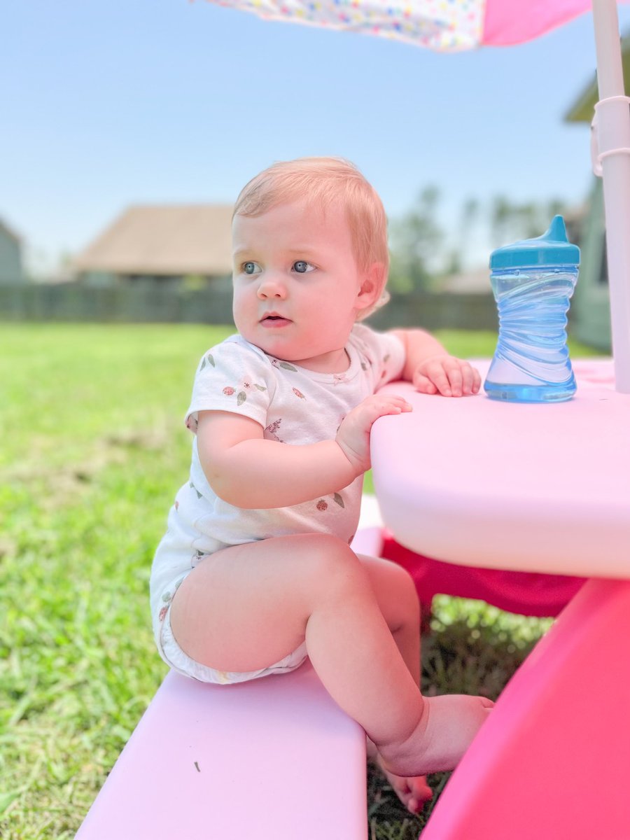 CoachBrazell_'s tweet photo. Happy 1st Birthday, Amelia Rose! Your mom and dad love you! #GirlDad https://t.co/YWyCp24Uiv