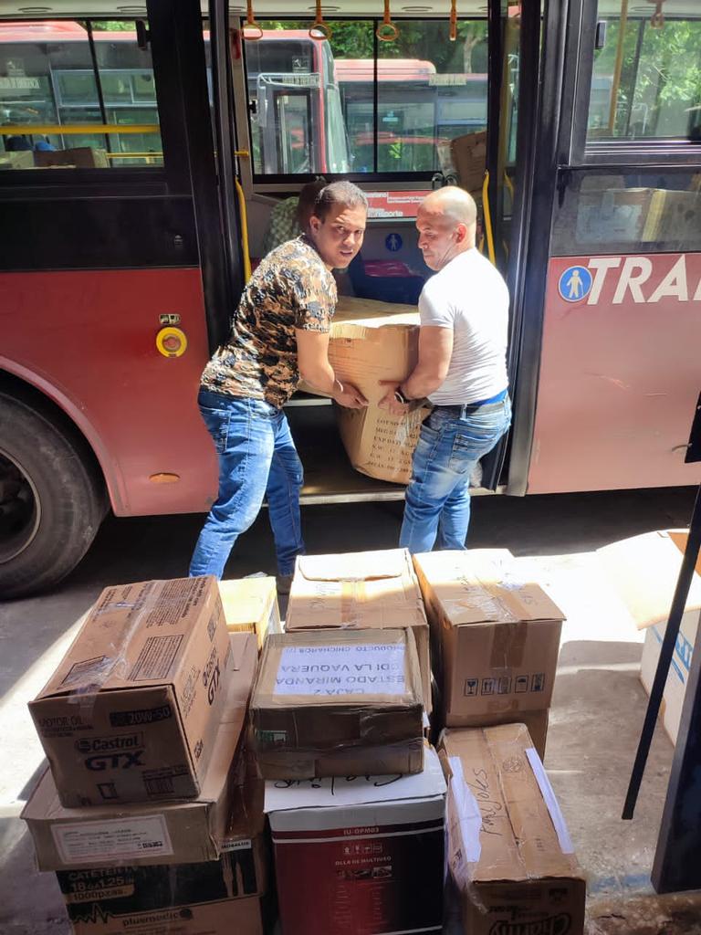 El estado Miranda entregó ayer la donación que se enviará a la Patria, alrededor de 3 toneladas de recursos. Que gran aporte dieron todos nuestros colaboradores, tremenda demostración de amor. #CubaPorLaVida #CubaCooperaven #60AñosSalvandoVidas #CubaCoopera #MinSaludVE