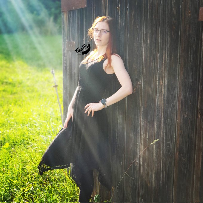 Gestern noch auf einer ganz tollen Familienfeier gewesen. Da ist spontan dieses sch&ouml;ne Bild entstanden<a href="/tag/photography"class="tags"><span>#photography</span></a><a href="/tag/redhead"class="tags"><span>#redhead</span></a><a href="/tag/redhair"class="tags"><span>#redhair</span></a><a href="/tag/alternative"class="tags"><span>#alternative</span></a><a href="/tag/girlswithglasses"class="tags"><span>#girlswithglasses</span></a>