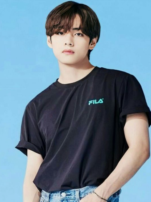 AboutMusicYT's tweet photo. Taehyung of BTS is the most searched male kpop idol in South Korea on Google this year so far. https://t.co/gOO7p71DQW