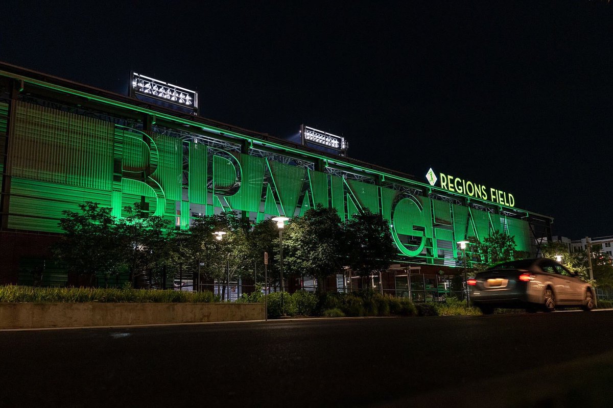 UAB_Baseball's tweet image. Turned the city green for UAB DAY! 🟩 

#WinAsOne | #PowerForward