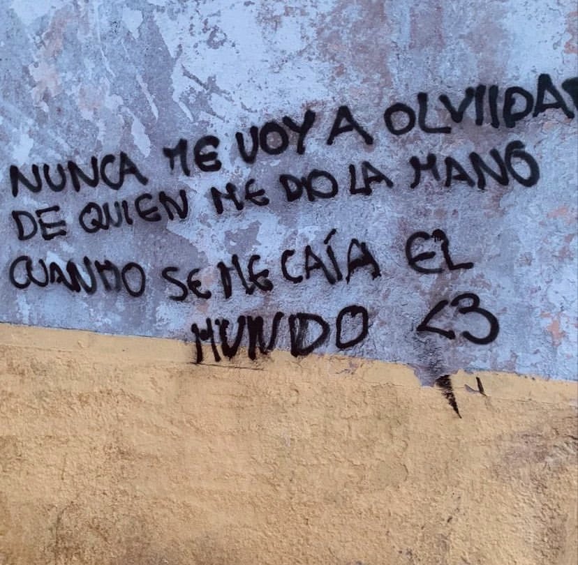PibeGrosoo's tweet photo. Hay personas que no te dejan caer https://t.co/Jxkz81d7cz