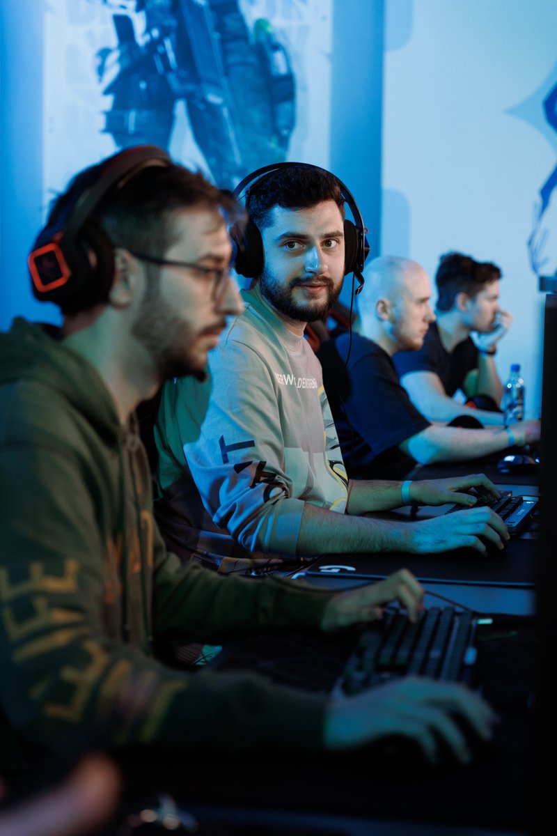 BlackEspanolito's tweet image. ¿En qué piensa Mix? 👀